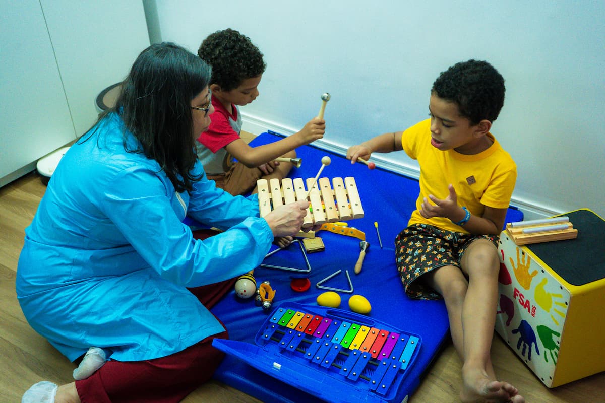 Foto de uma sessão de Musicoterapia